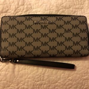 Michael Kors Wristlet